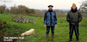 ROCK-FARMERS  — Matthieu Jourdain (béret) et Laurent Lacrouts à la ferme