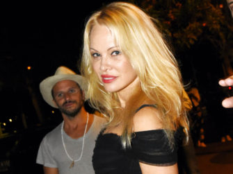 Pamela Anderson a St Tropez